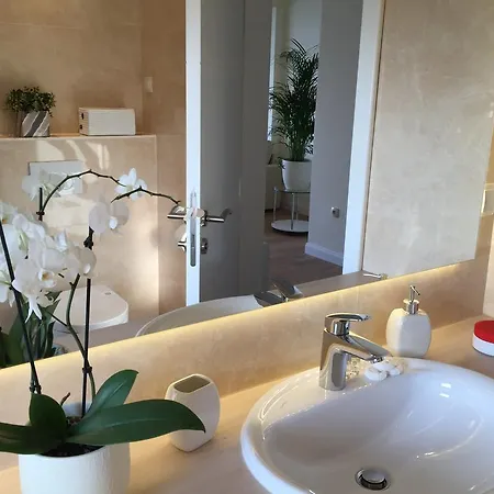 View アパート フヴァル