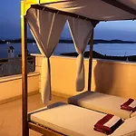 Διαμέρισμα View *