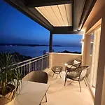 View * Χβαρ