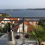 View * Χβαρ