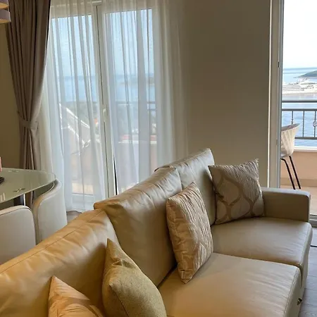 View フヴァル