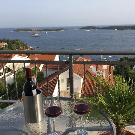 View * フヴァル